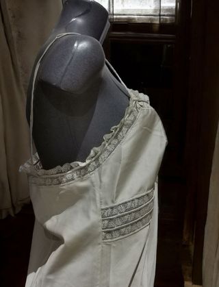 Vestido lencero vintage convine pura seda y encaje