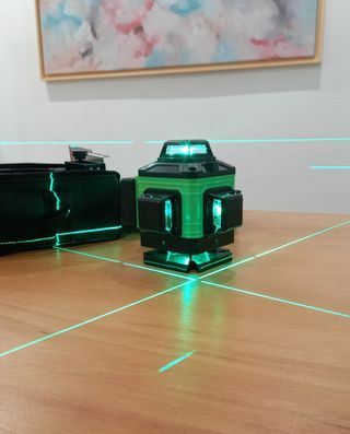 NIVEL LÁSER 16 LINEAS Y MALETIN ACCESORIOS ¡NUEVO!