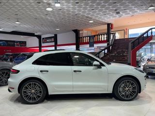Porsche Macan Turbo 324 kW (440 CV)