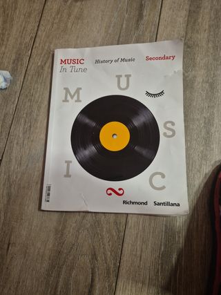 Vendo 10  libros de texto en buen estado de 1° ES