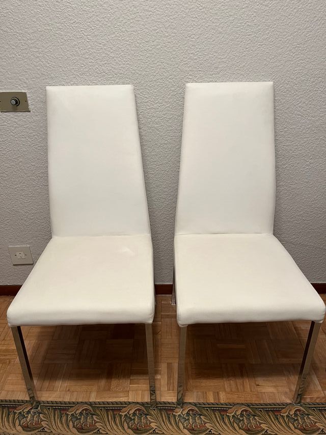 2 Sillas Piel Blanco Patas Metálicas Plata