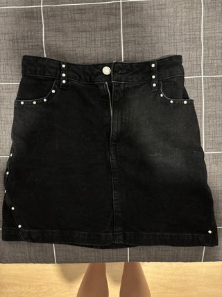 Falda tejana negra con tachuelas Primark