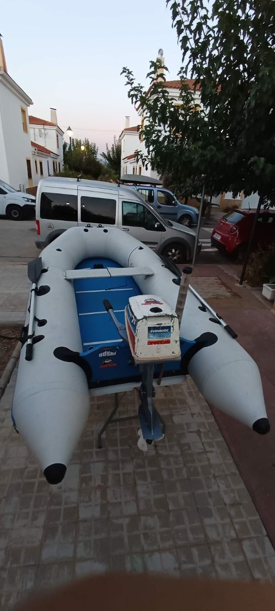 Barca Zodiac Zoom con motor