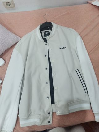 Chaqueta universitaria Zara beige