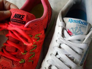 zapatillas NIKE VOMERO 10 y REEBOK t:40 UNISEX