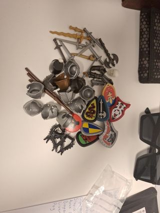 Lote Playmobil: Espadas, Escudos y Cascos