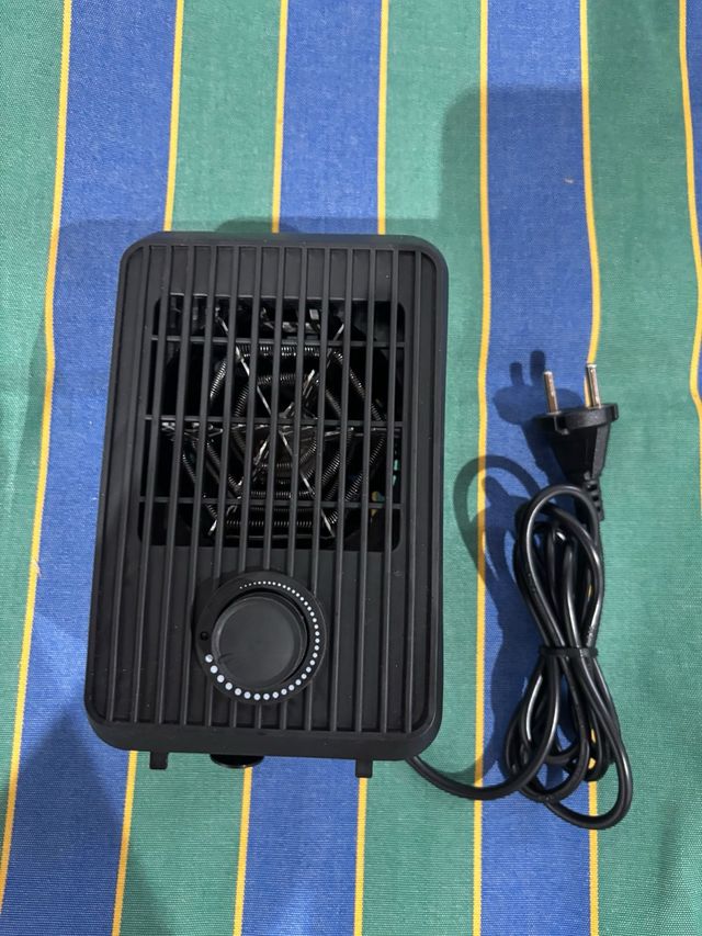 Calefactor pequeño negro