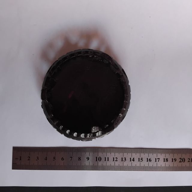 Peça decorativa em madeira castanha