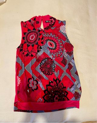 Camiseta Desigual Estampada Roja Talla M