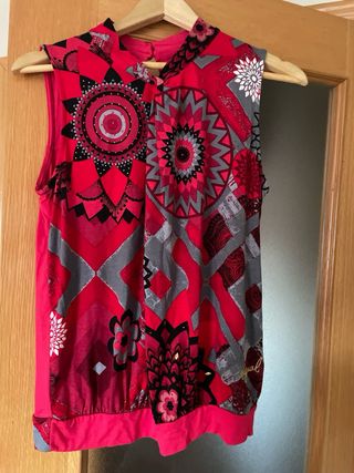 Camiseta Desigual Estampada Roja Talla M