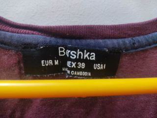 Camiseta Bershka Morada Talla M - gratis