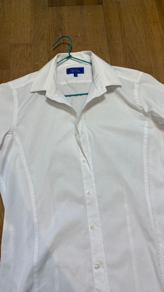 Camisa blanca de manga larga
