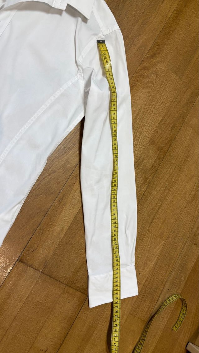 Camisa blanca de manga larga