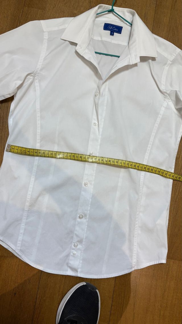 Camisa blanca de manga larga