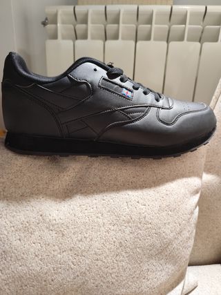 Zapatillas imitación Reebok Classic Talla 45
