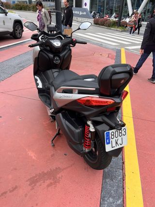 Yamaha XMAX 300