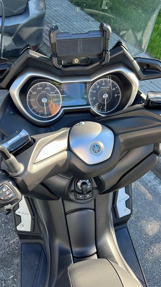Yamaha XMAX 300