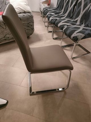 Pezzi 6 Sedie in pelle marrone con gambe in metal