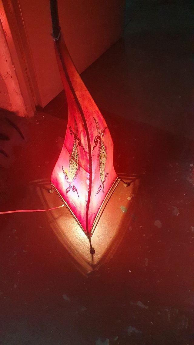 Lámpara Marroquí Cuero y Metal Decorada