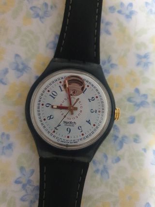 Orologio automatico Swatch, nuovo cinturino in pelle nera