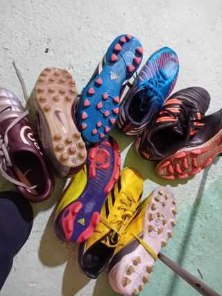 Botas de fútbol Adidas y Nike Talla 35