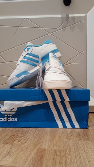 Adidas Rivalry Low J Blancas y Azules