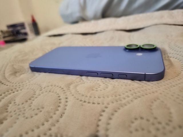 iPhone 16 128GB Azul