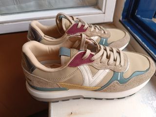 Zapatillas Victoria Beige y Verde Talla 40