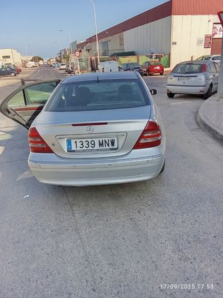Mercedes-Benz Clase C 2004