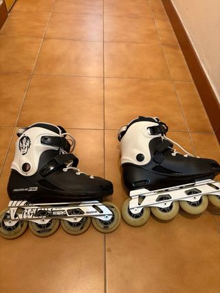 Patines en línea negros y blancos talla 41. 