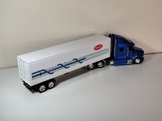 PETERBILT 387 marca NewRay a escala 1:43
