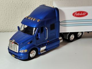 PETERBILT 387 marca NewRay a escala 1:43