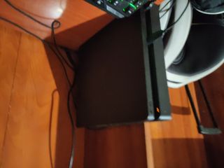 PS4 Slim 500GB Negra Teclado y Ratón Gaming mando
