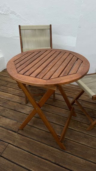 Mesa de terraza de madera plegable