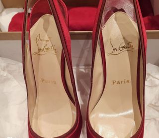 Christian Louboutin Talla 37 Rojo