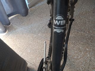 Bicicleta de montaña negra