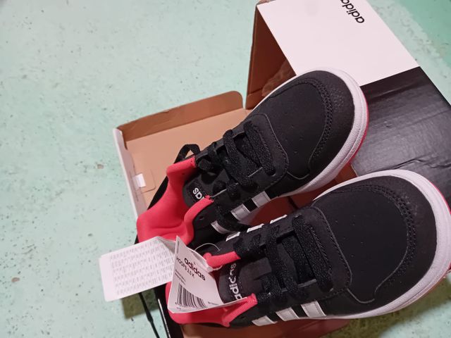 Zapatillas Adidas Hoops 2.0 Talla 33