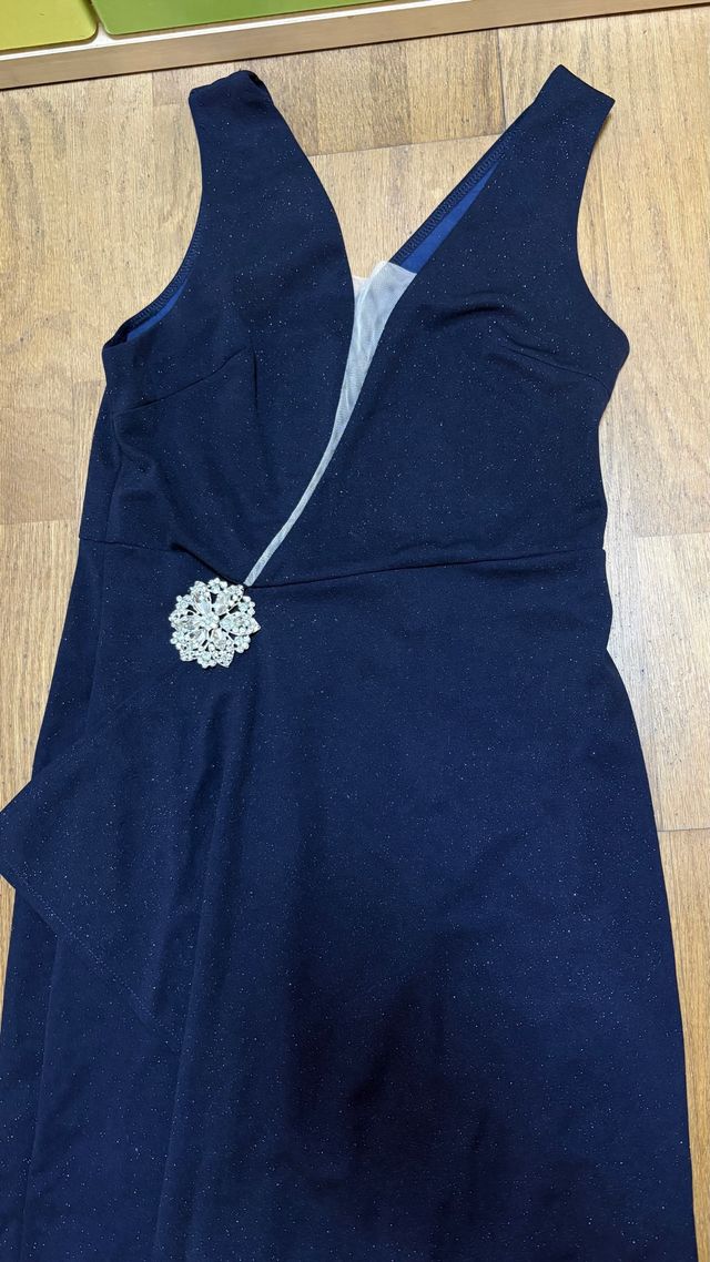 Vestido de fiesta azul con pedrería