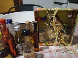 Collezione: 17 bottiglie vuote di liquore