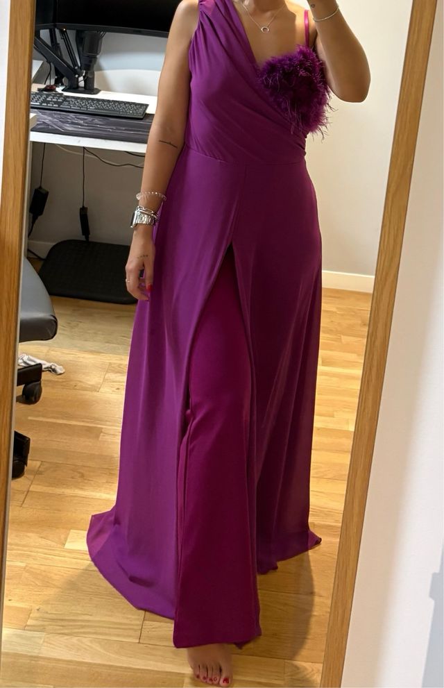 Mono vestido invitada morado