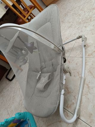 Mecedora Kinderkraft  para bebé gris