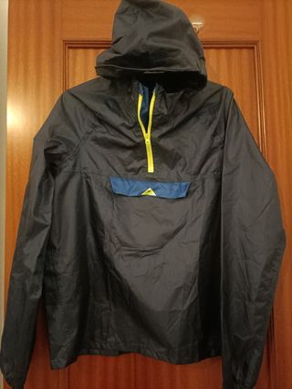 Chubasquero Negro con Cremallera Amarilla talla 14