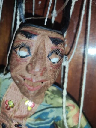 Marioneta de madera antigua