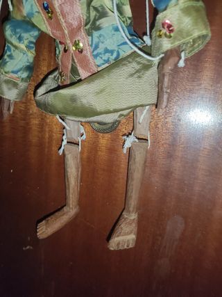 Marioneta de madera antigua