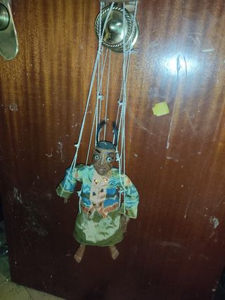Marioneta de madera antigua
