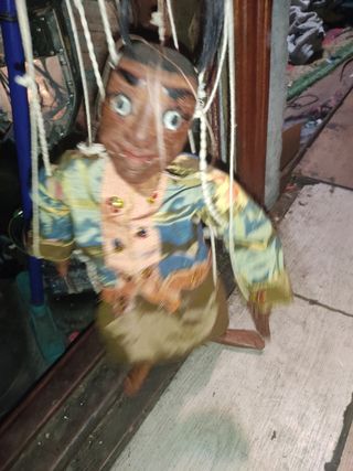 Marioneta de madera antigua