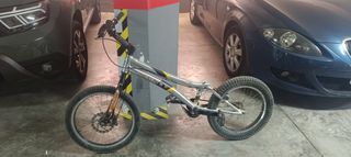 Bicicleta Trial Monty Seminueva