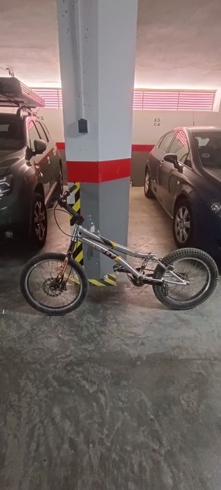 Bicicleta Trial Monty Seminueva
