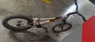 Bicicleta Trial Monty Seminueva