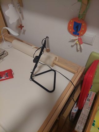 Flexo de mesa negro. Luz mesilla